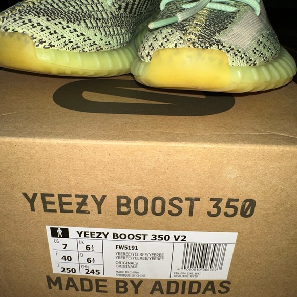Size 7 adidas Yeezy Boost 350 V2 Low Semi Frozen Yellow Shoes Men 7 Women 8.5 - Picture 5 of 6